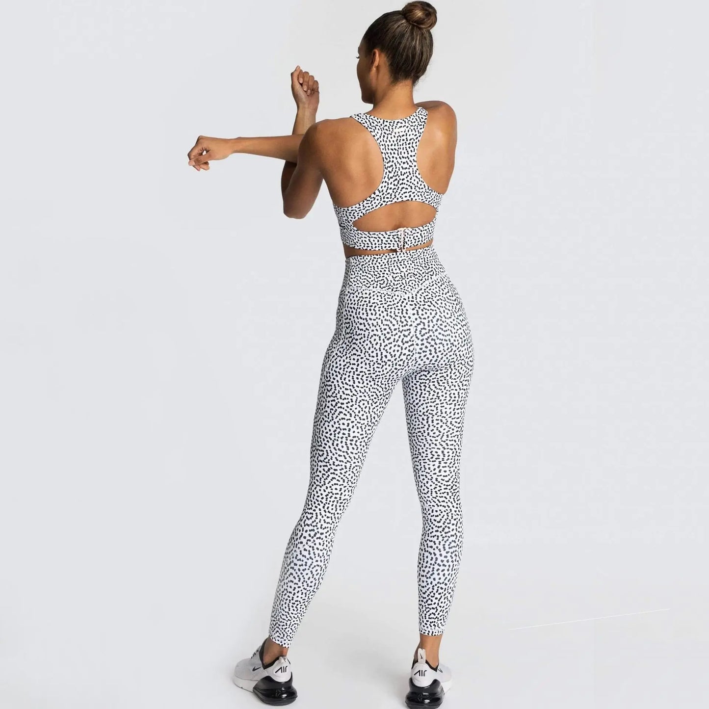Solid Color Yoga Outfit for Fitness and Exercise